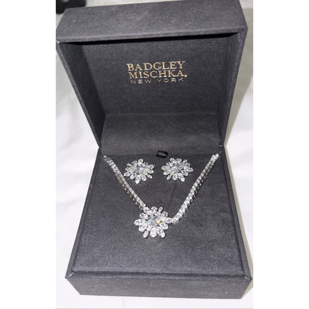 ⏹️ Badgley Mischka New York Crystal Necklace & Earrings Set – Brand New in Box